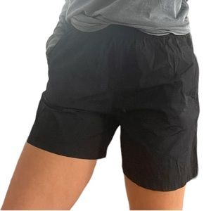 NWOT ARITZIA TNA Nylon Shorts Size Small black